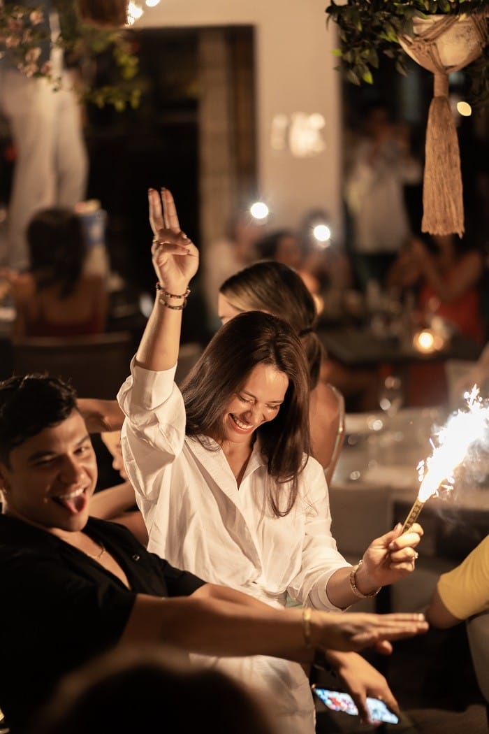 Fiesta en restaurante COYA Marbella