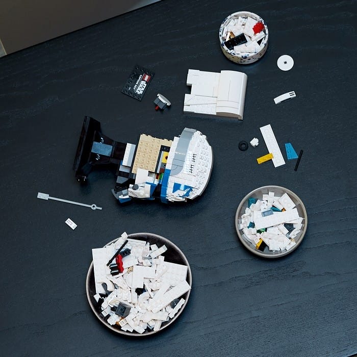 construcción de un casco lego