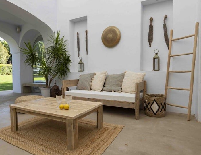 salón con una decoración rústica