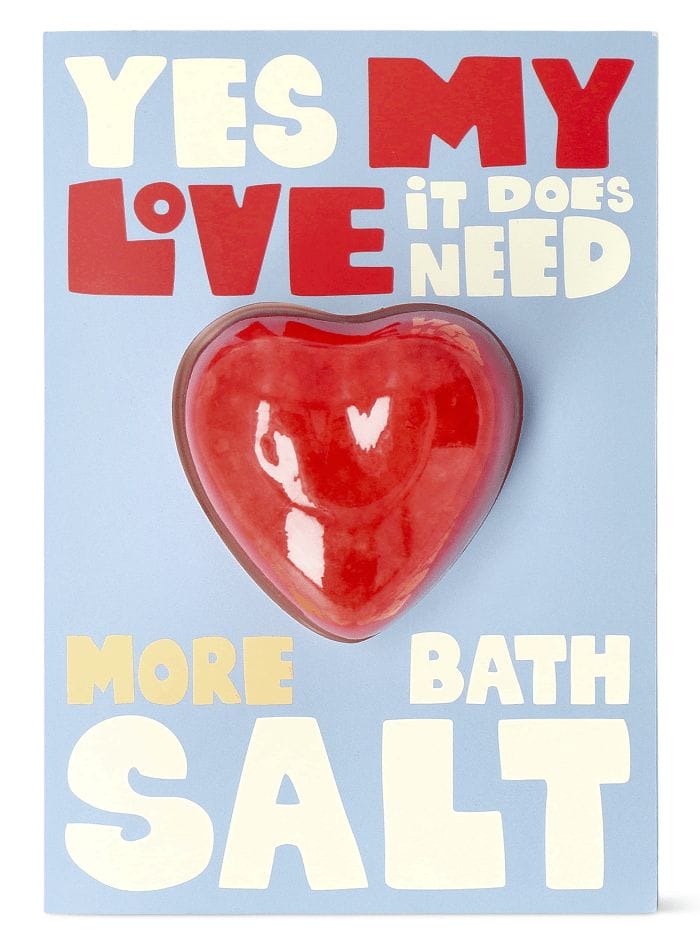 sal de baño en forma de corazón