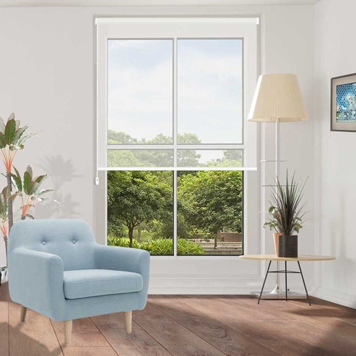 ventana luminosa con estor traslucido