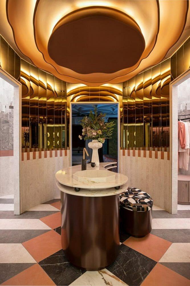 LÁMPARA DE TECHO "NENÚFAR", diseñada por Alejandra Pombo para el baño en suite de Cosentino en Casa Decor 2023