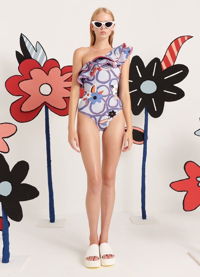 traje de baño con volantes