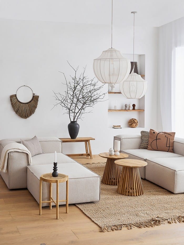 Salón con un estilo moderno raw con objetos de Westwing