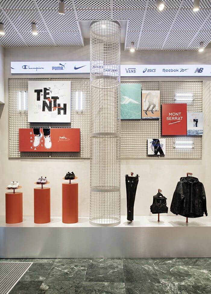 Tienda Decimas con una zona de ropa Tenth