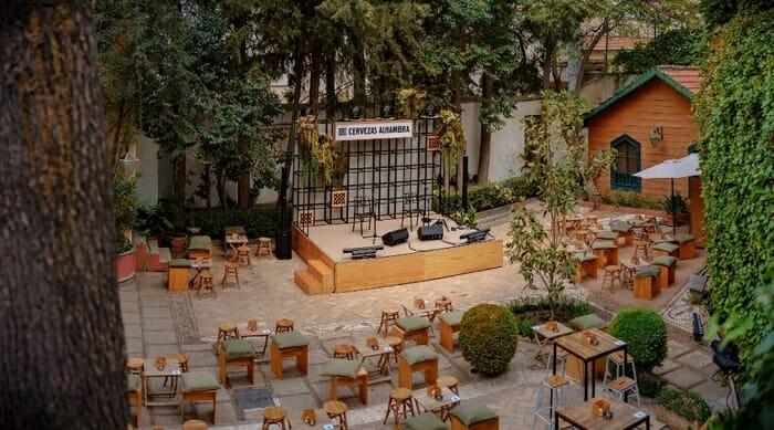 Zona de terraza exterior Jardín Alhamabra