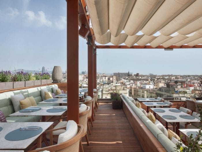 sofás de la terraza del Central