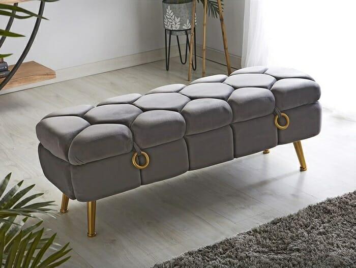 Pie de cama contemporáneo en color gris con detalles en dorado