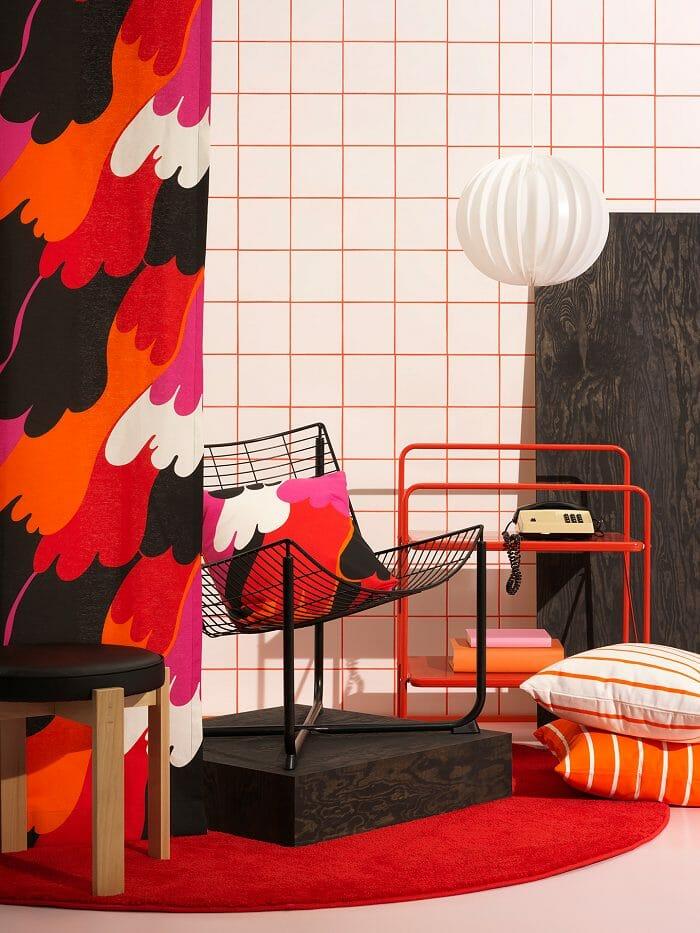 Silla negra de la colección Nytillverkad de Ikea