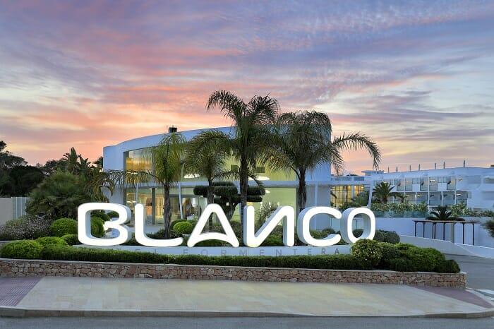 Vista exterior del Hotel Blanco Formentera