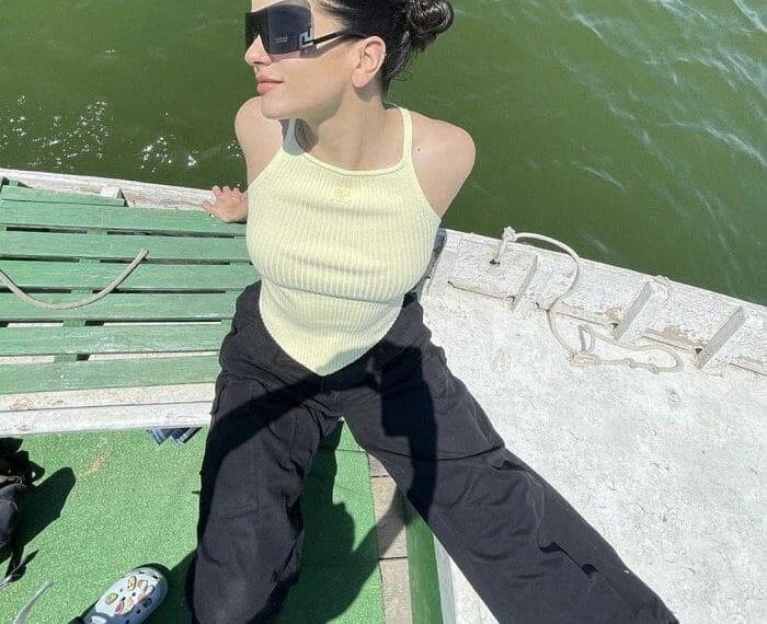 Foto de Rosalía con su estilo confy de ropa