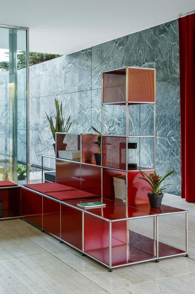 Muebles para el trabajo en color rojo