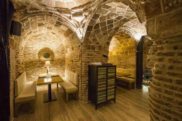 Interior de La Bodega de los Secretos