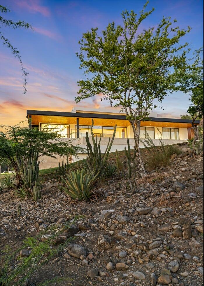 Casa Punta Arena Iluminada en su exterior