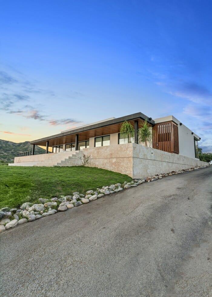 Casa Punta Arena en lo alto de vegetación