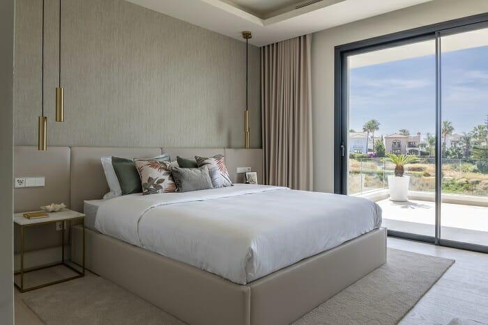 Interior de habitación de una villa de lujo