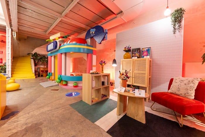 Sala de LEGO con juguetes