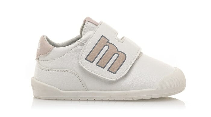 Zapatillas Mustang blancas con la m en rosa y cierre con velcro