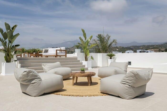 Terraza en la azotea de una villa de lujo