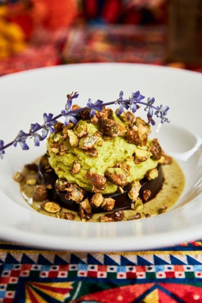 Postre de chocolate y pistachos de Bom Bom Ciao