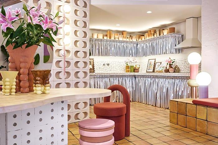 Cocina creativa estilo mediterraneo cortinas plata