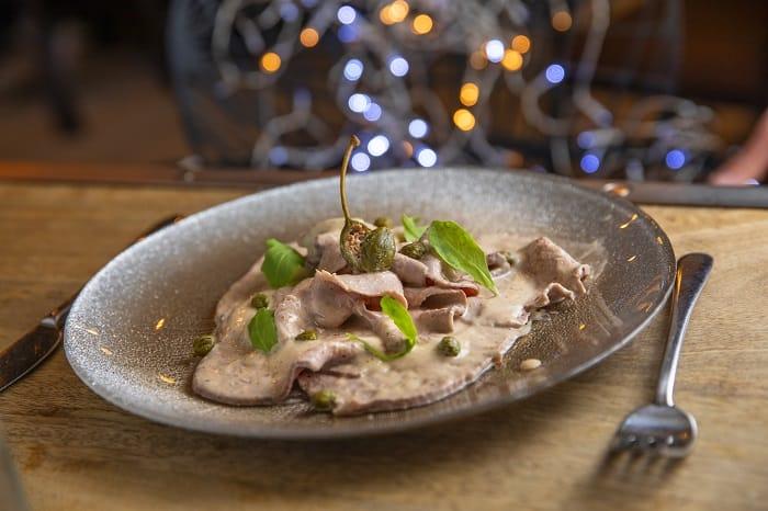 Plato de La Finca Vitello Tonnato