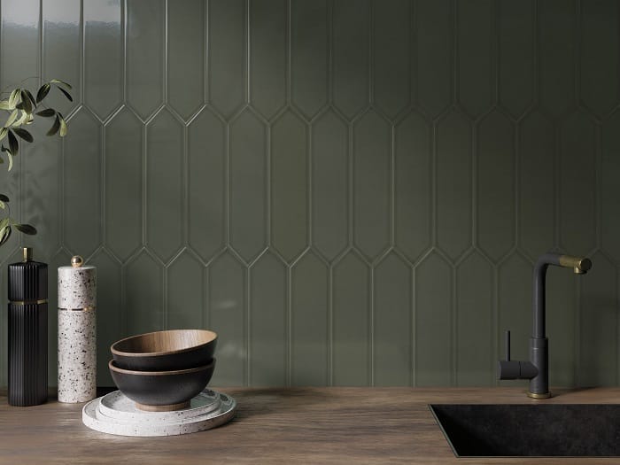 Cocina con azulejos geométricos verdes