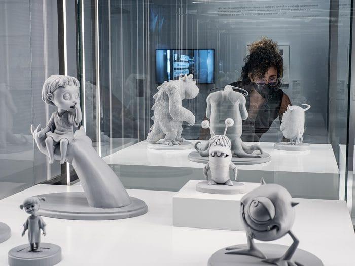 Figuras de Pixar en una exposición