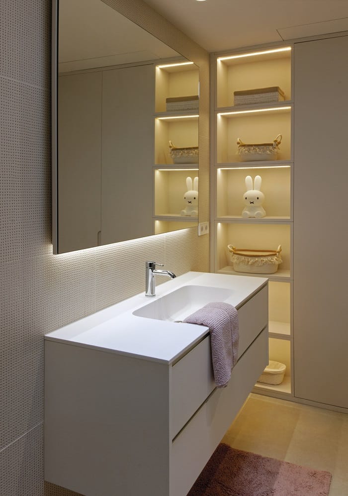 Baños proyecto de diseño y lumínico CírculoCuadrado