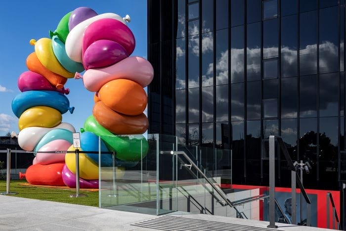 Seguridad y diseño, las claves de los 1500 metros de barandillas en Caleido