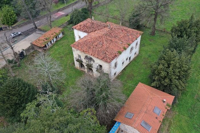 Vista aérea de una casa histórica