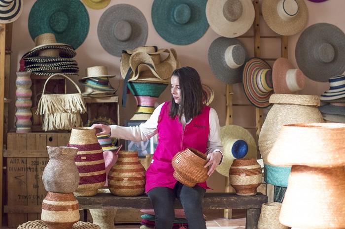 Diseñadora de una firma de moda y artesanía