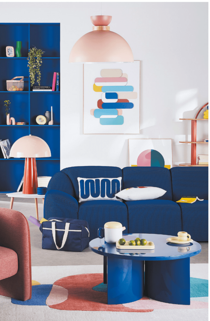 salón con tonos azules y decorado por Maisons du Monde de Elnath
