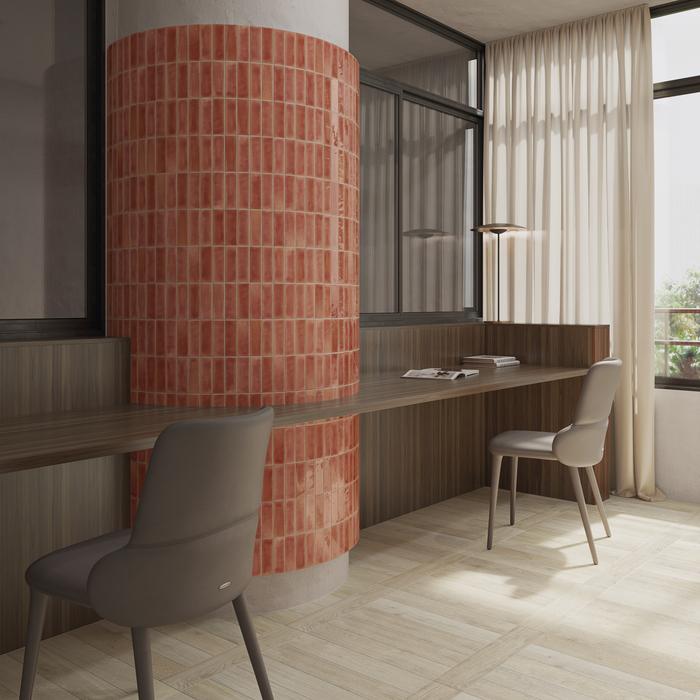 zona de estudio con columna naranja de cerámica