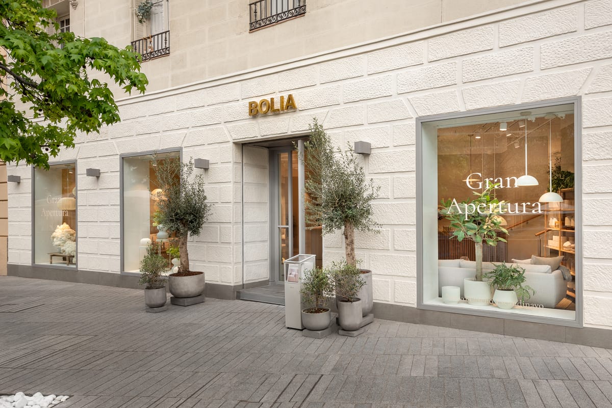 Fachada de la nueva tienda de diseño de Bolia