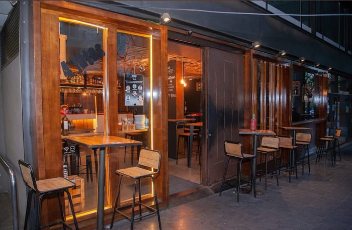 sillas y mesas terraza en 4 latas