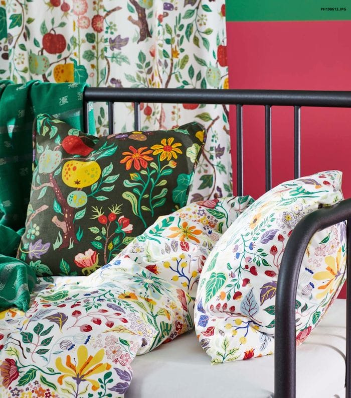 Diseños florales veraniegos de IKEA textiles coloridos 