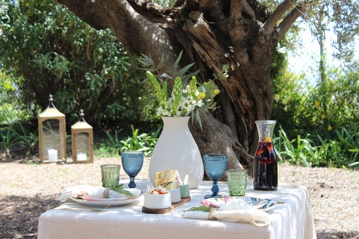 mesa con tela de algodón y lino de la colección de Vivie