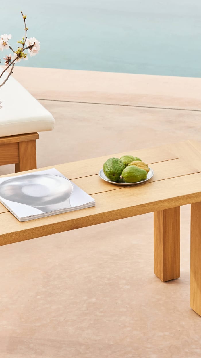 mesita de madera de iroko de colección AL FRESCO