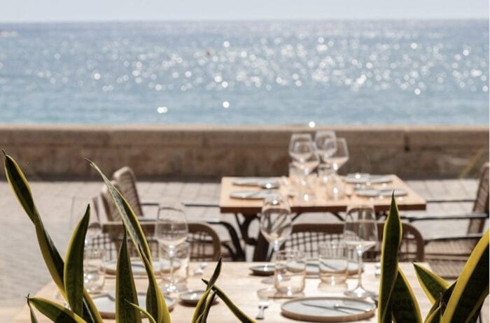 bar con vistas al mar La Chola