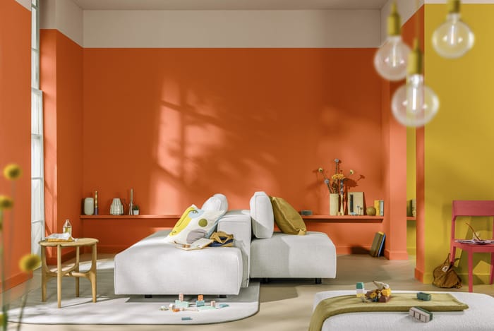 Espacio alegre y lleno de color en azul, amarillo y rojo, ideal para despertar la creatividad y crear un ambiente lúdico para el crecimiento y desarrollo.
