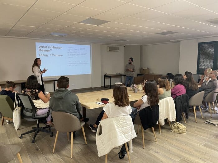 charla sobre potenciar tu marca