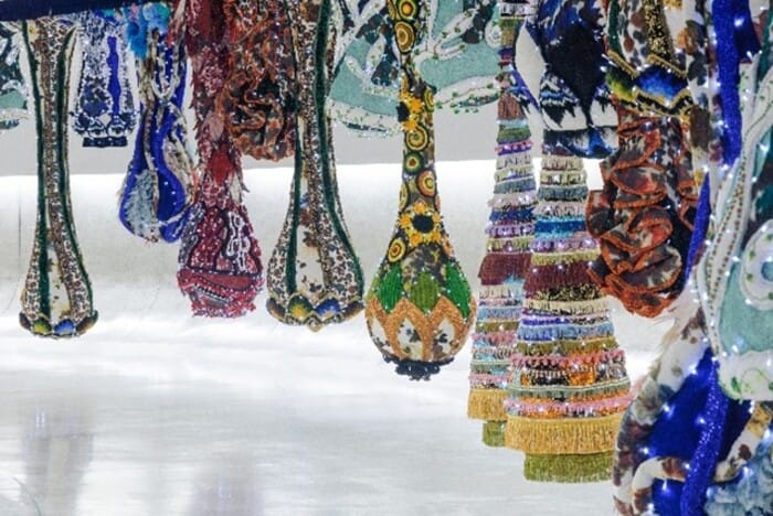 Escultura textil de gran formato diseñada por Joana Vasconcelos