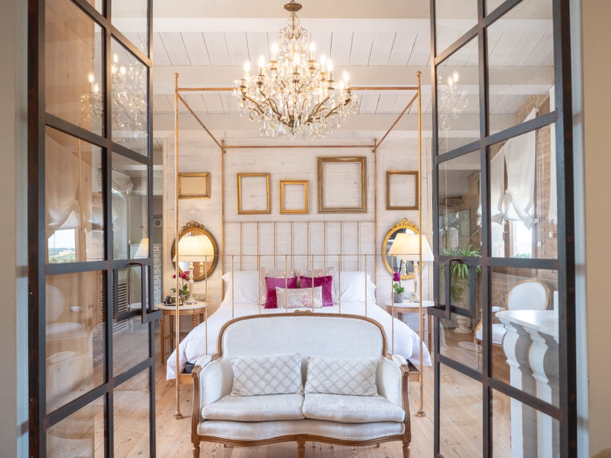 Las habitaciones son espacios pensados para el descanso, con vistas que invitan a la calma y al disfrute de la naturaleza