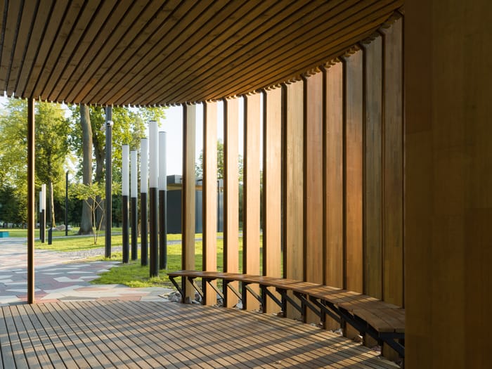 arquitectura moderna en un parque futurista