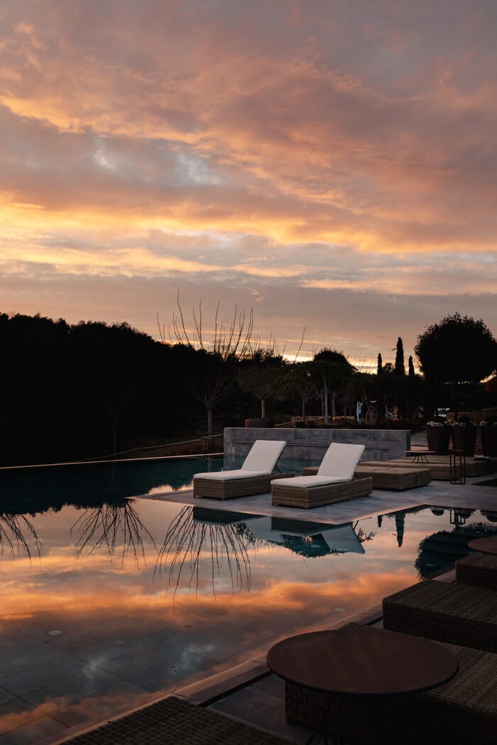 Piscina exterior en plena naturaleza