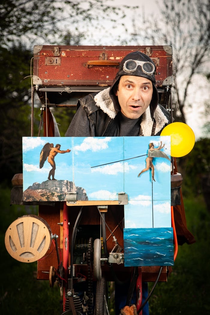 Detalle de marioneta artesanal manipulada por artista internacional.